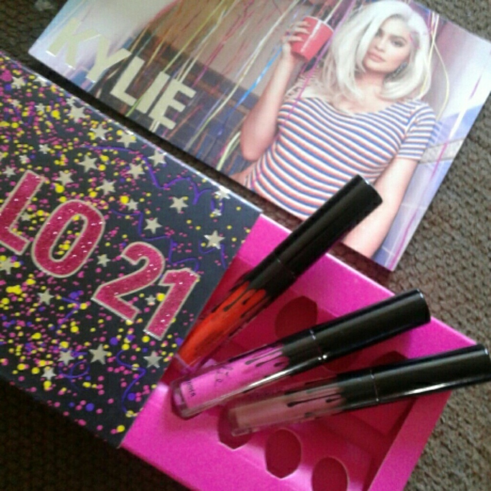 Kylie Cosmetics Hello 21 Velvets set 3 Lipstick